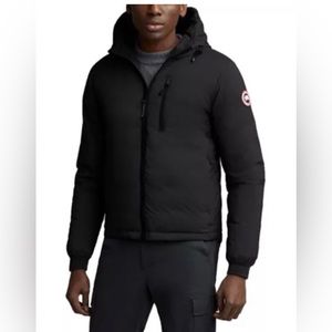 Like new MENS Canada Goose
Men's Canada Goose Lodge Down Hoodie Jacket